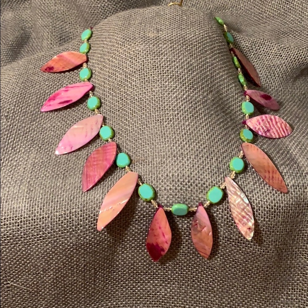 🔮 Vintage Leaf Shell Necklace